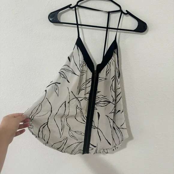 Zip Up Black & White Blouse - Picture 3 of 5